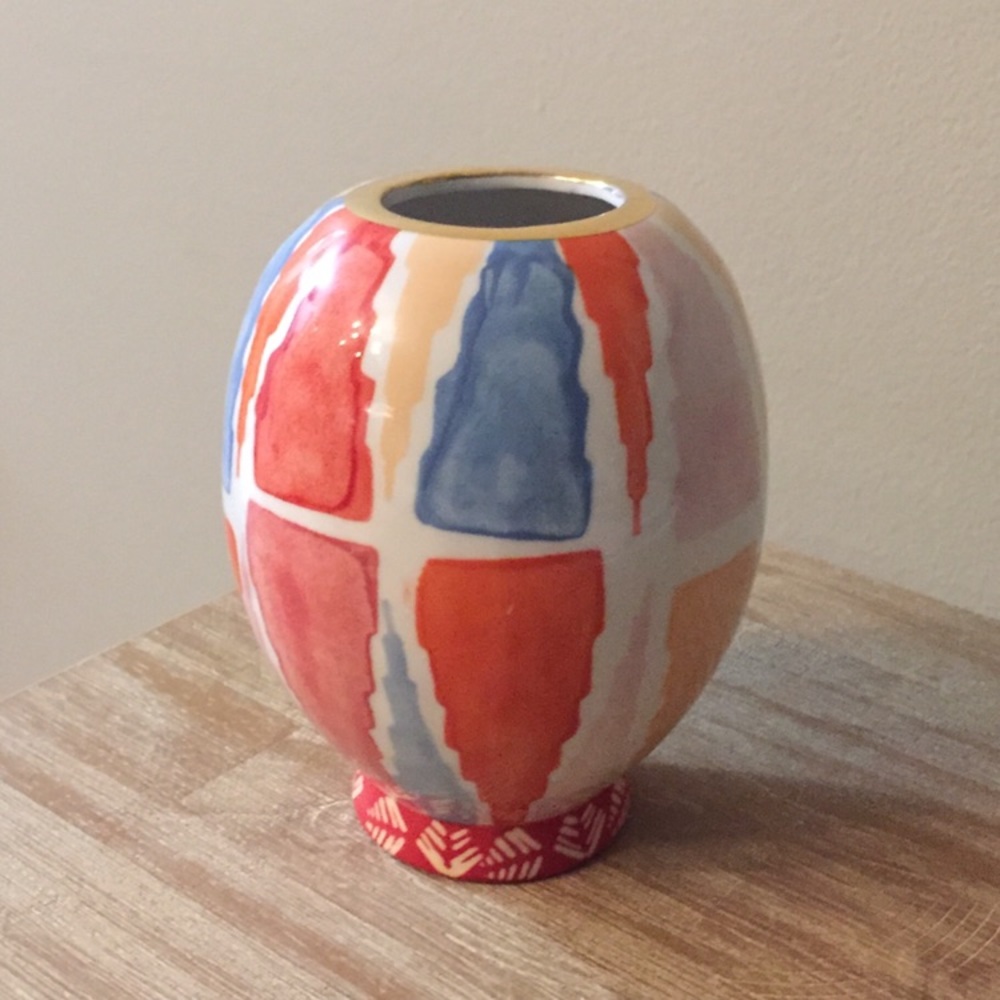 Anthropologie. NWOT. Triangle Pattern Vase.
